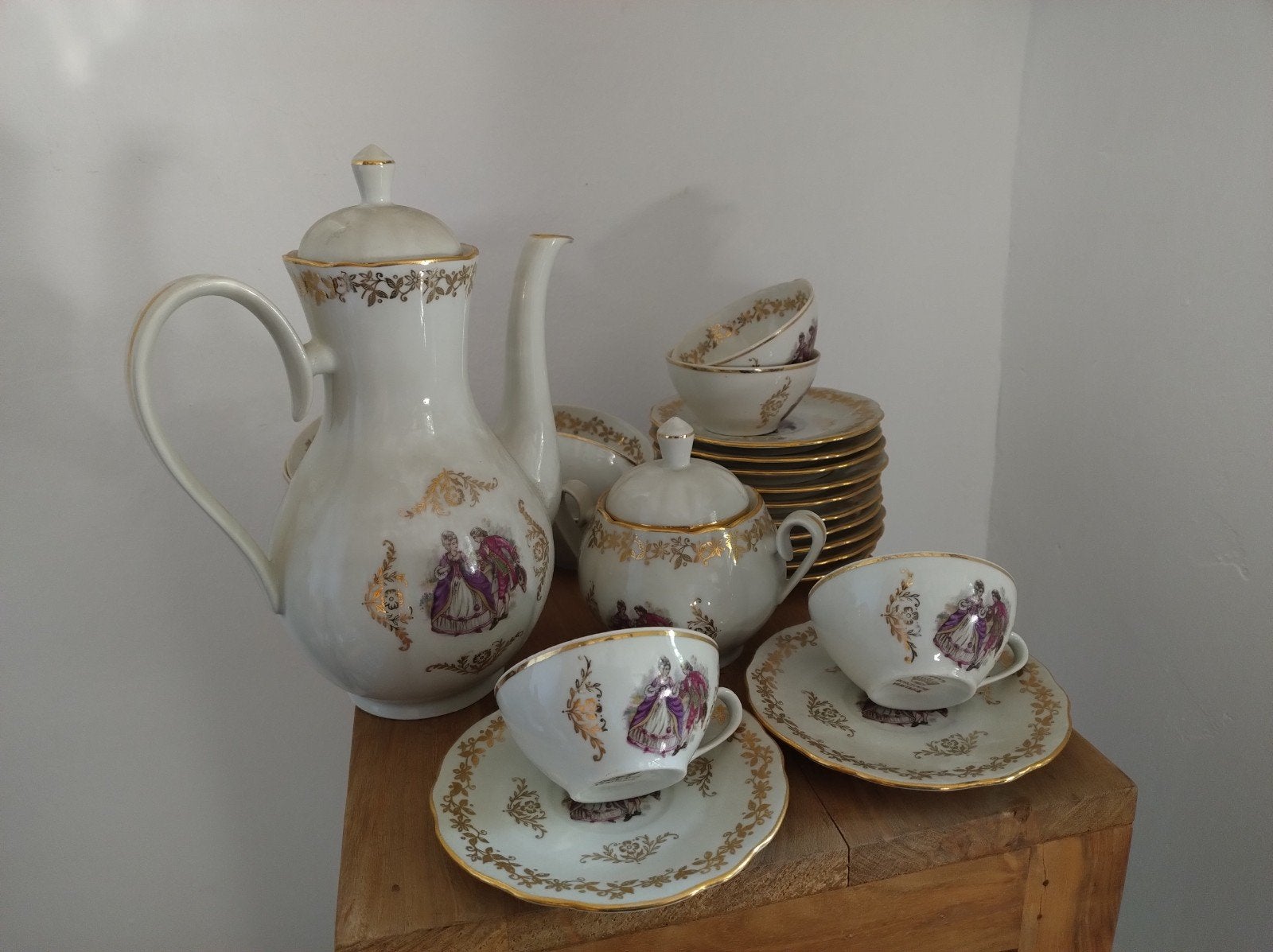 petit service à café en porcelaine, Enlèvement