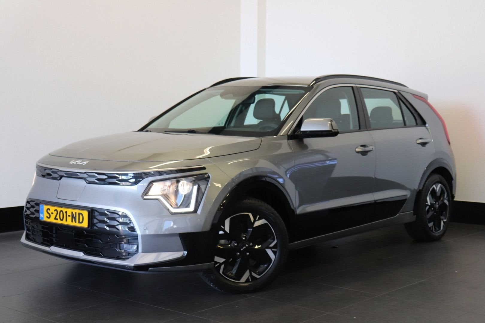 Kia Niro EV DynamicLine 64.8 kWh | ACC | Camera | Stoelverw., Autos, 460 km, Argent ou Gris, Achat, Entreprise