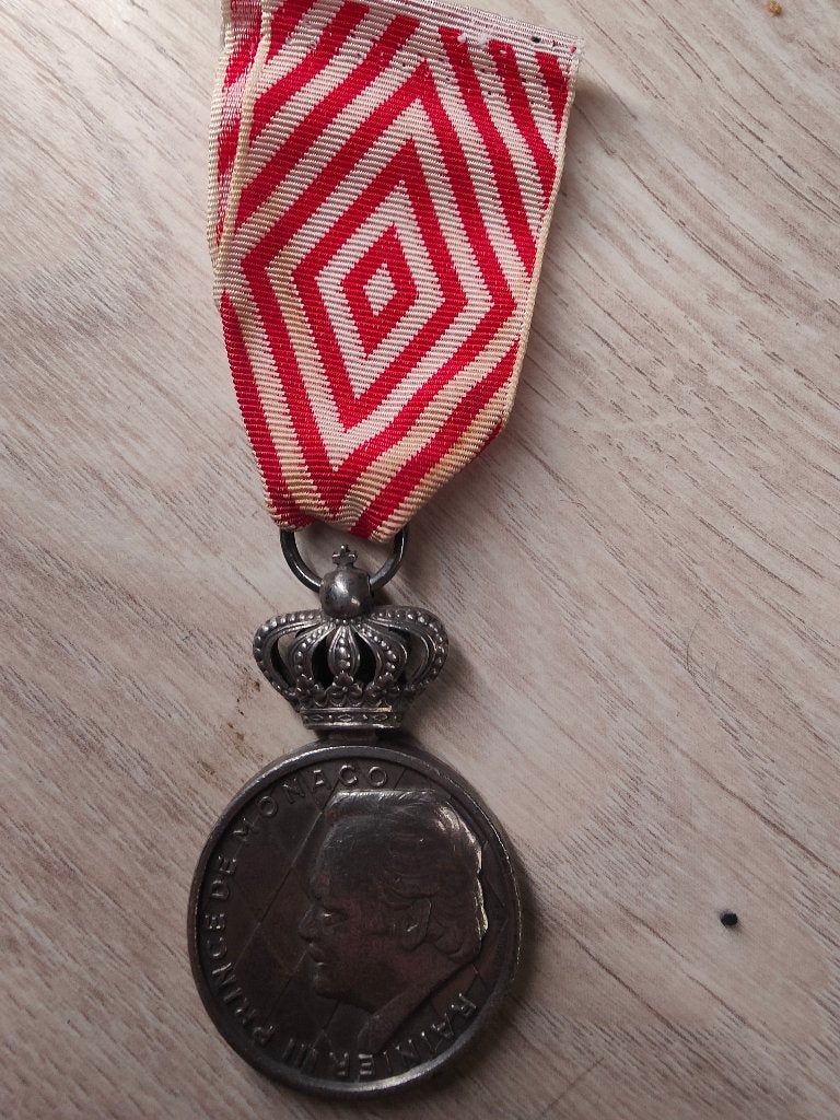 Médaille Monaco Rainier III - 25 ans de règne, Enlèvement ou Envoi