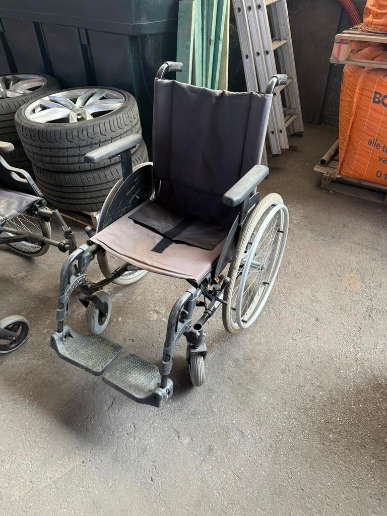 Rolstoel inclusief extra rolstoel voor onderdelen, Diversen, Rolstoelen, Ophalen, Zo goed als nieuw