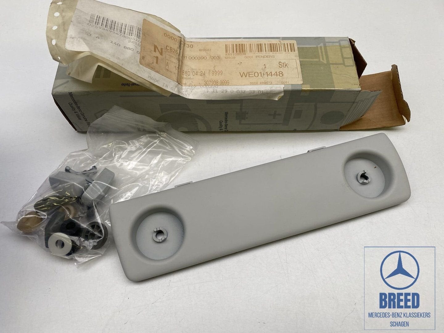 NOS afdekking trekhaakgat bumper voor Mercedes-Benz W140, Neuf, -, -, Enlèvement ou Envoi