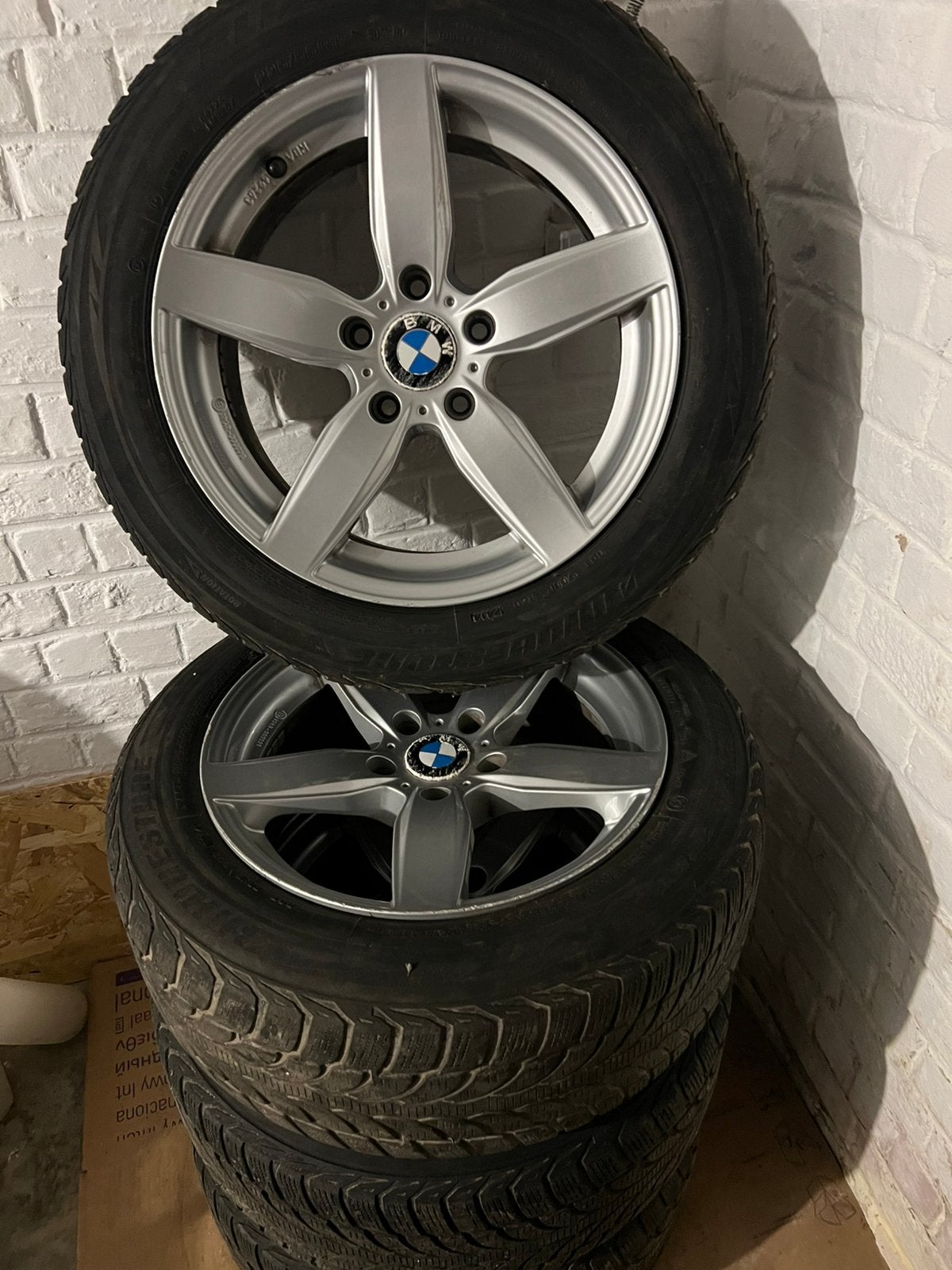 Jantes Bmw 225 55 17 avec pneus hiver Dunlop, Autos : Pièces & Accessoires, Pneus & Jantes, Enlèvement, Pneus hiver, Pneu(s)