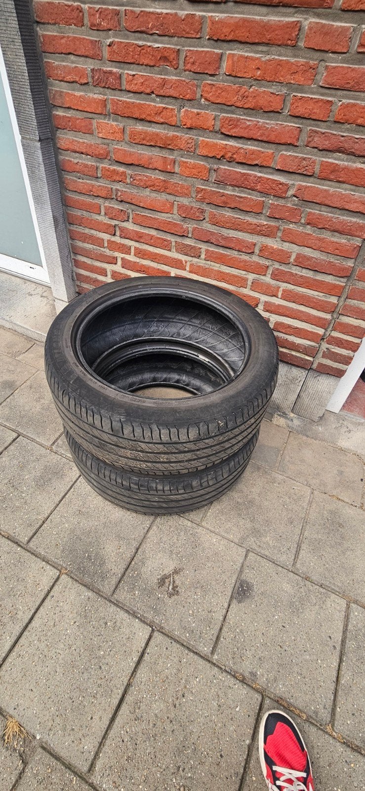 Banden 2 st 245/45 R18, Ophalen