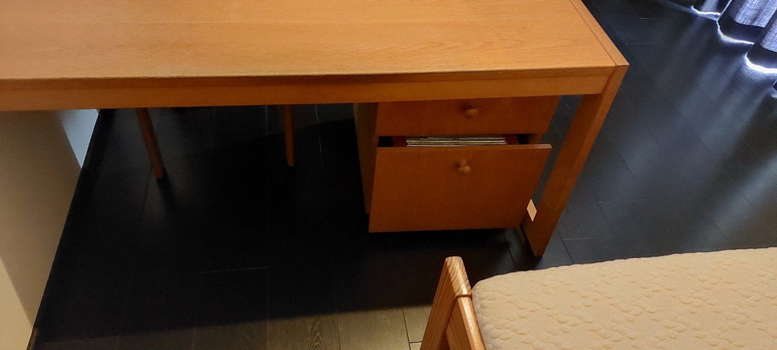 Klein bureau, Ophalen