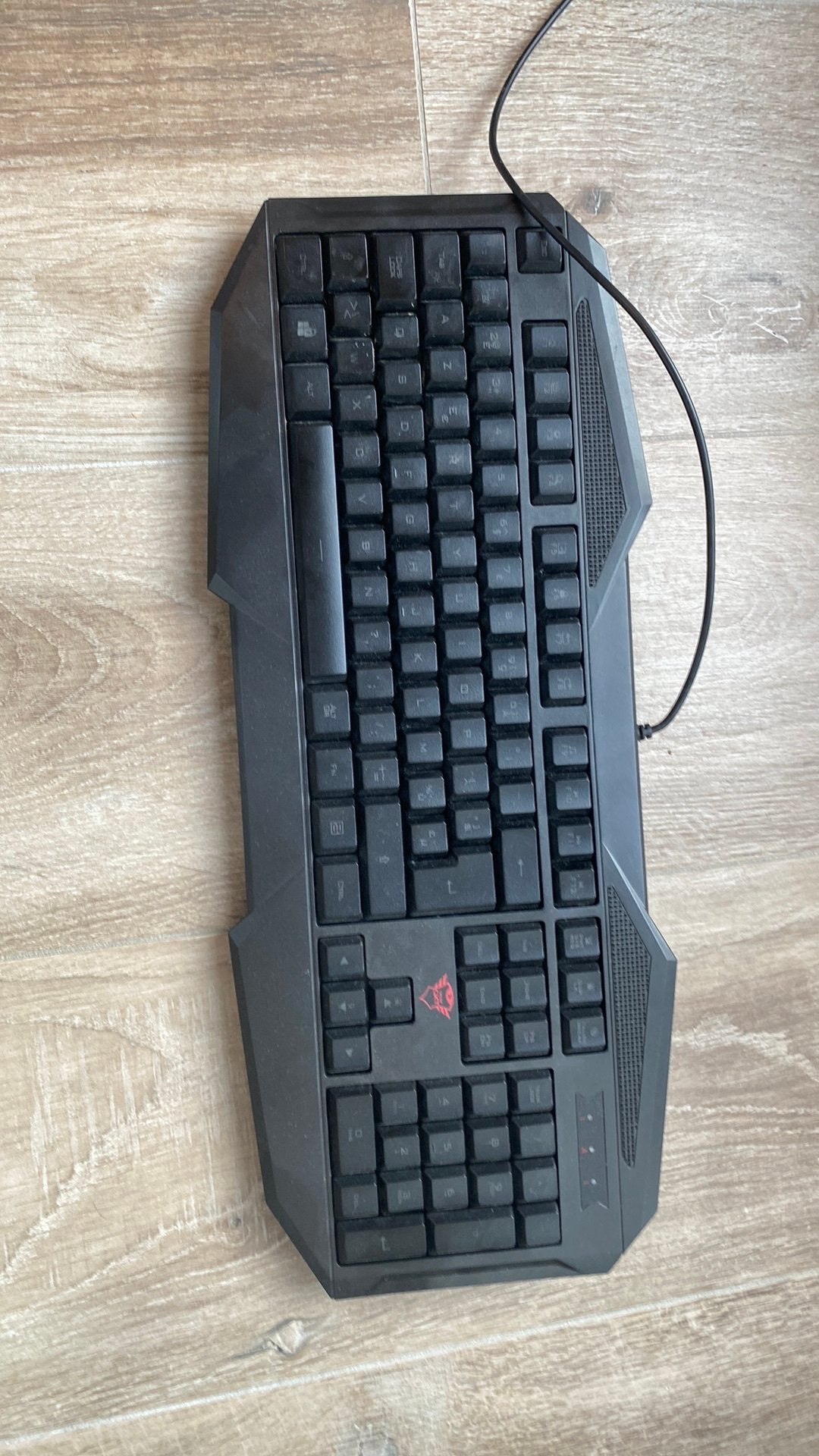 Azerty toetsenbord! Prijs bespreekbaar!, Computers en Software, Toetsenborden, Ophalen, Gaming toetsenbord, Azerty, Zo goed als nieuw