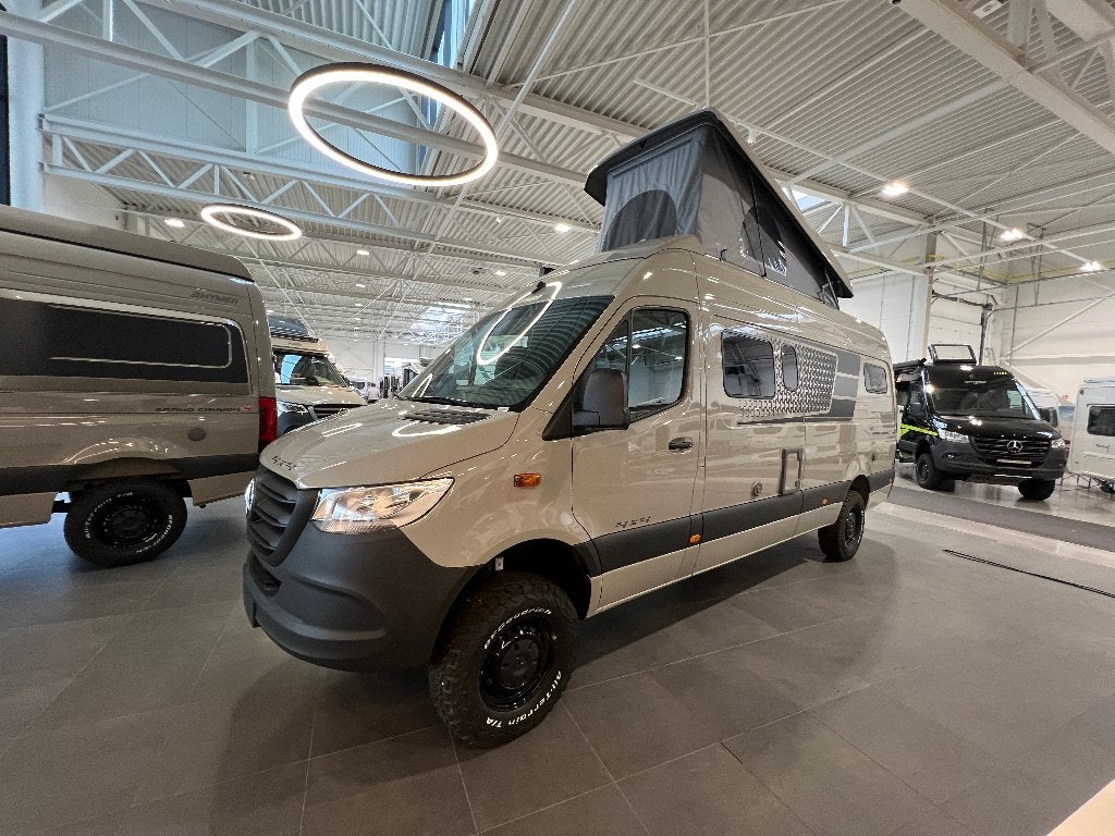 Hymer Grand Canyon S 700 4x4 met lengtebedden, Automaat, Buscamper of Camperbus, Koelkast, Vloeistofverwarming
