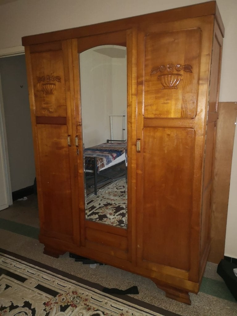 GRATIS KLEERKAST EN 3 BEDDEN, Ophalen, Gebruikt