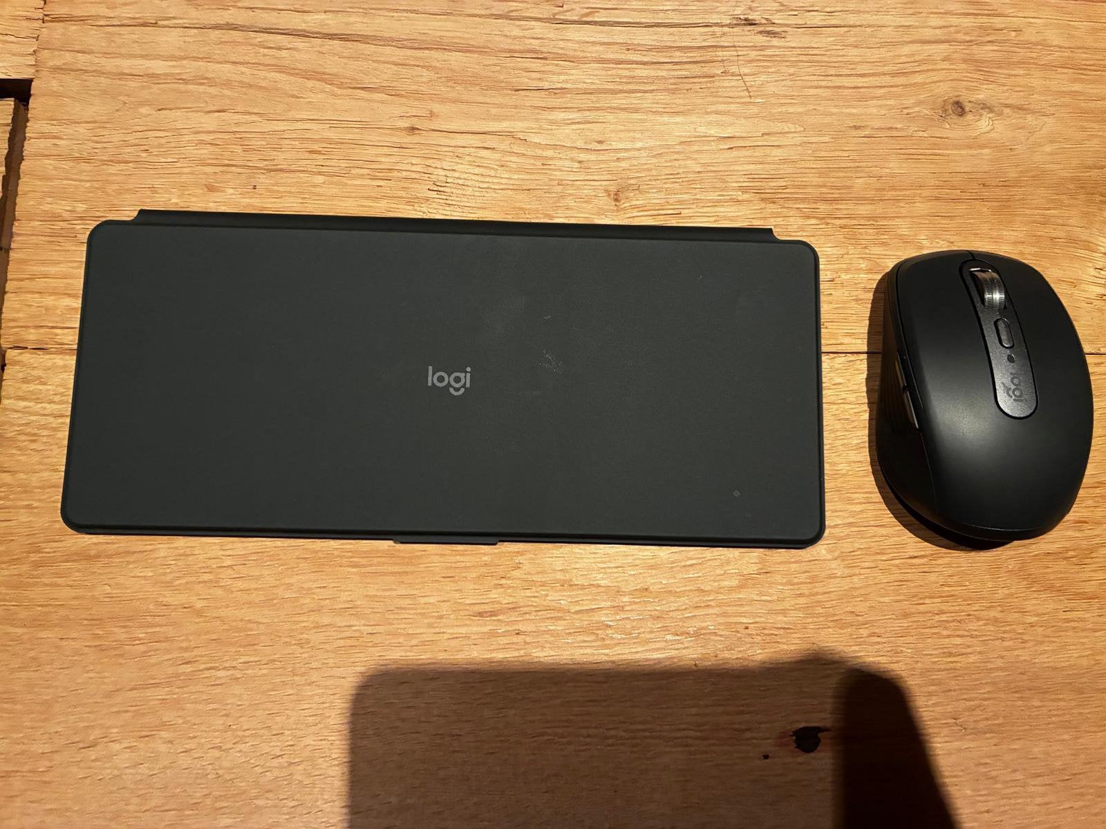 Souris et clavier logi, Computers en Software, Ophalen, Multi-device, Draadloos, Nieuw