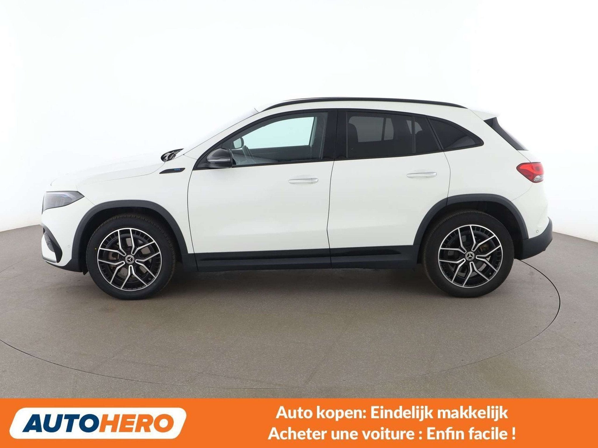 Mercedes-Benz EQA 250 250 AMG Line (bj 2022, automaat), Gebruikt, Zwart, Wit, Elektrisch
