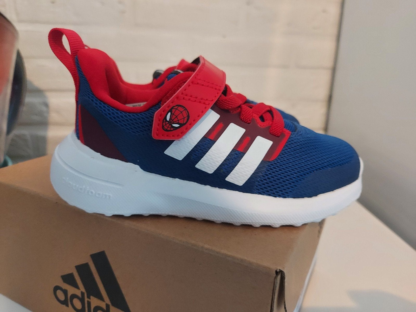 Kinderschoenen spiderman, Enfants & Bébés, Vêtements enfant | Chaussures & Chaussettes, Enlèvement