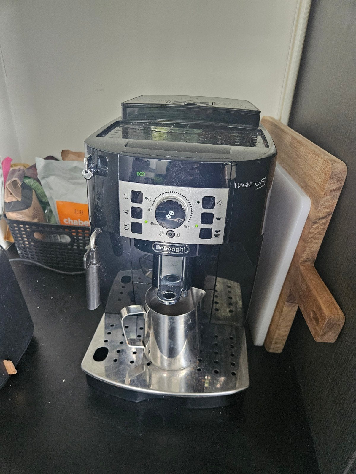 Machine à café Delonghi Magnifica S, Electroménager, Cafetières, Réservoir d'eau amovible, Café en grains, Utilisé, Enlèvement