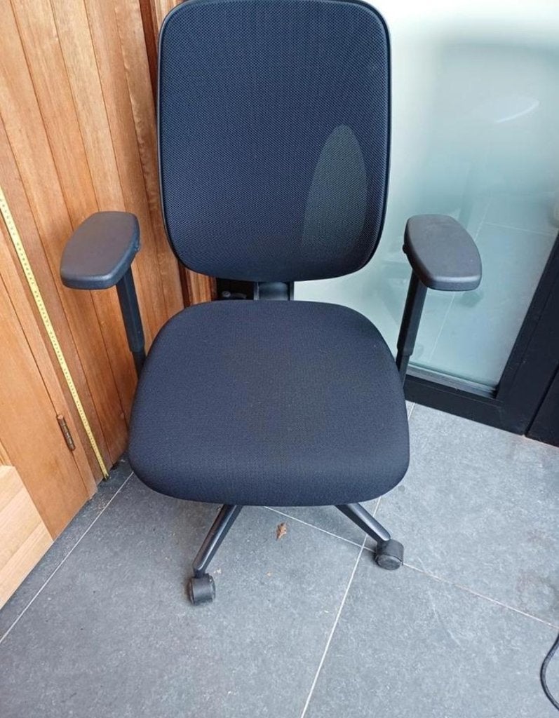 Chaise de bureau ergonomique Giroflex modèle 353 noire, Chaise de bureau de gaming, Comme neuf, Enlèvement, Chaise de bureau