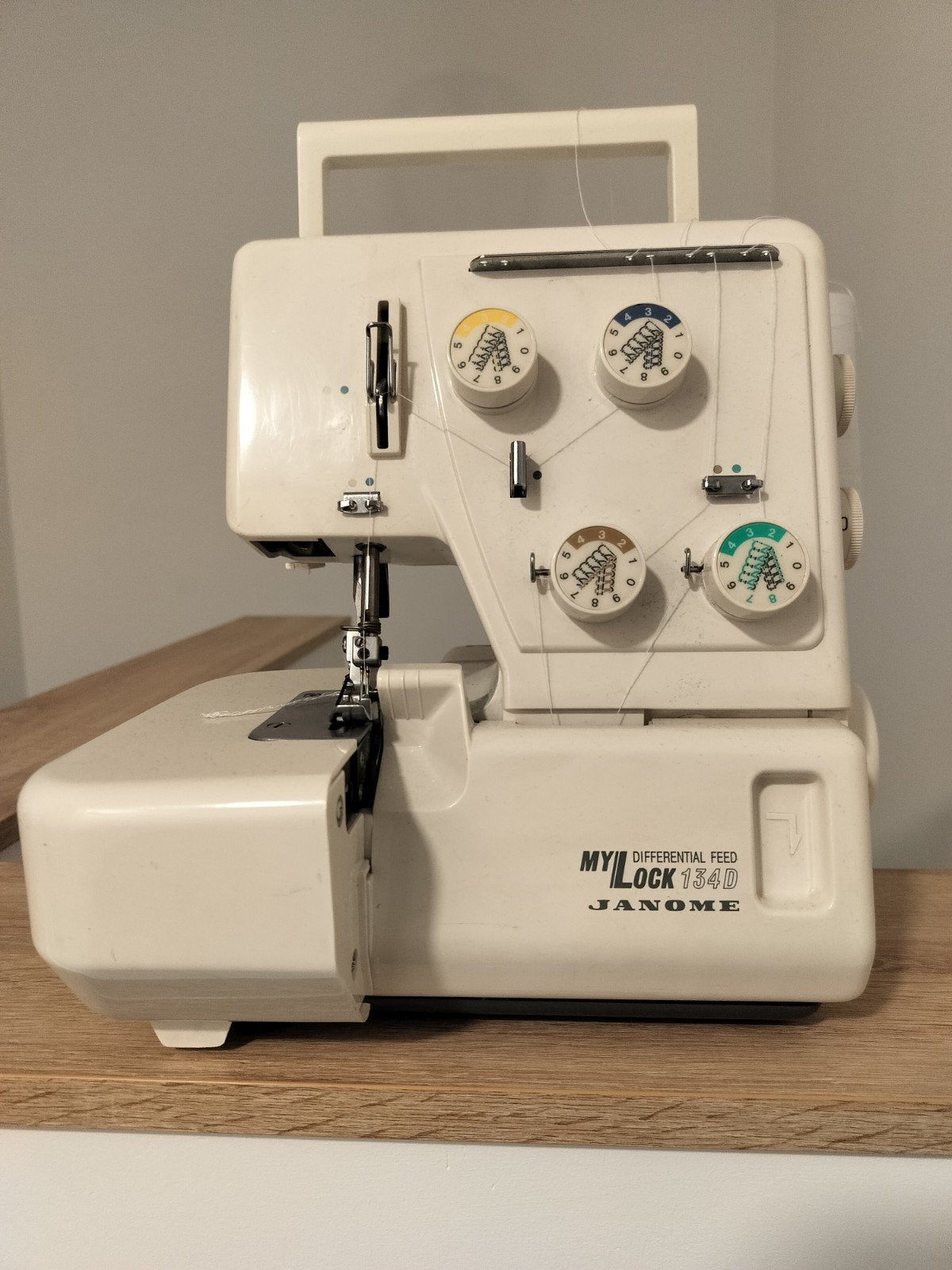 Overlock merk Janome, Hobby en Vrije tijd, Ophalen, Janome