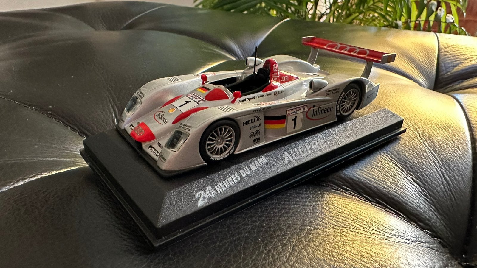 Audi R8 24 Heures du Mans 2001, Enlèvement ou Envoi, Comme neuf, Voiture, Autres marques