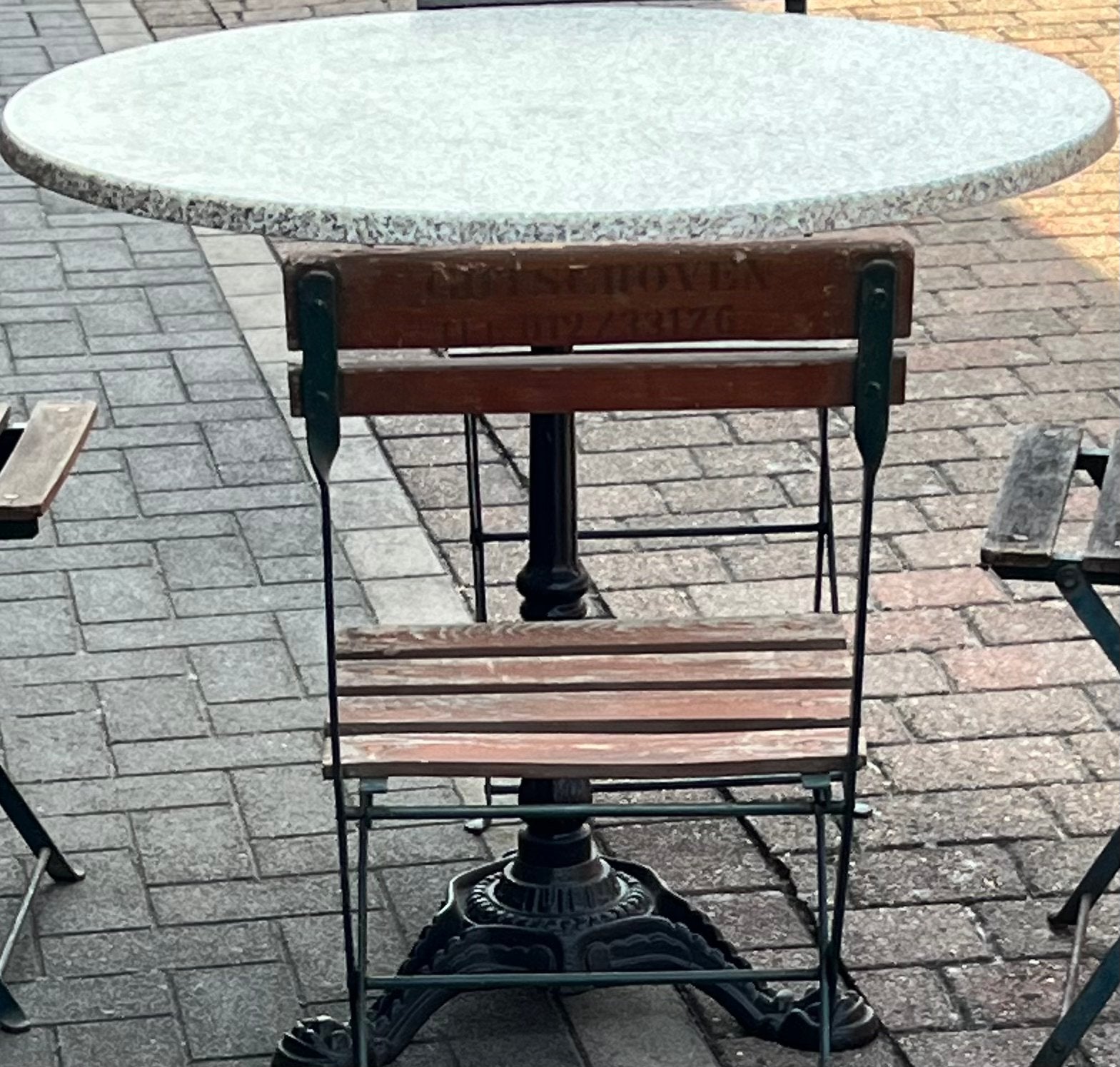 tafel gietijzeren poot, blad Werzalit dia 90 cm x H tafel 75, Ophalen, Gebruikt, Rond, Overige materialen