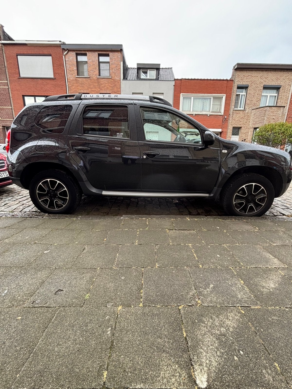 Dacia Duster 1.5 dCi Automaat 2018 | Leder | Navi | Camera, Auto's, Dacia, Automaat, 4 cilinders, Duster, Zwart