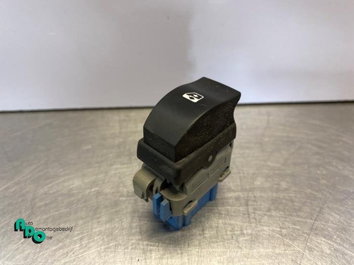 Commutateur vitre électrique d'un Renault Master (Master 3, Renault, -, 3 mois de garantie, Utilisé