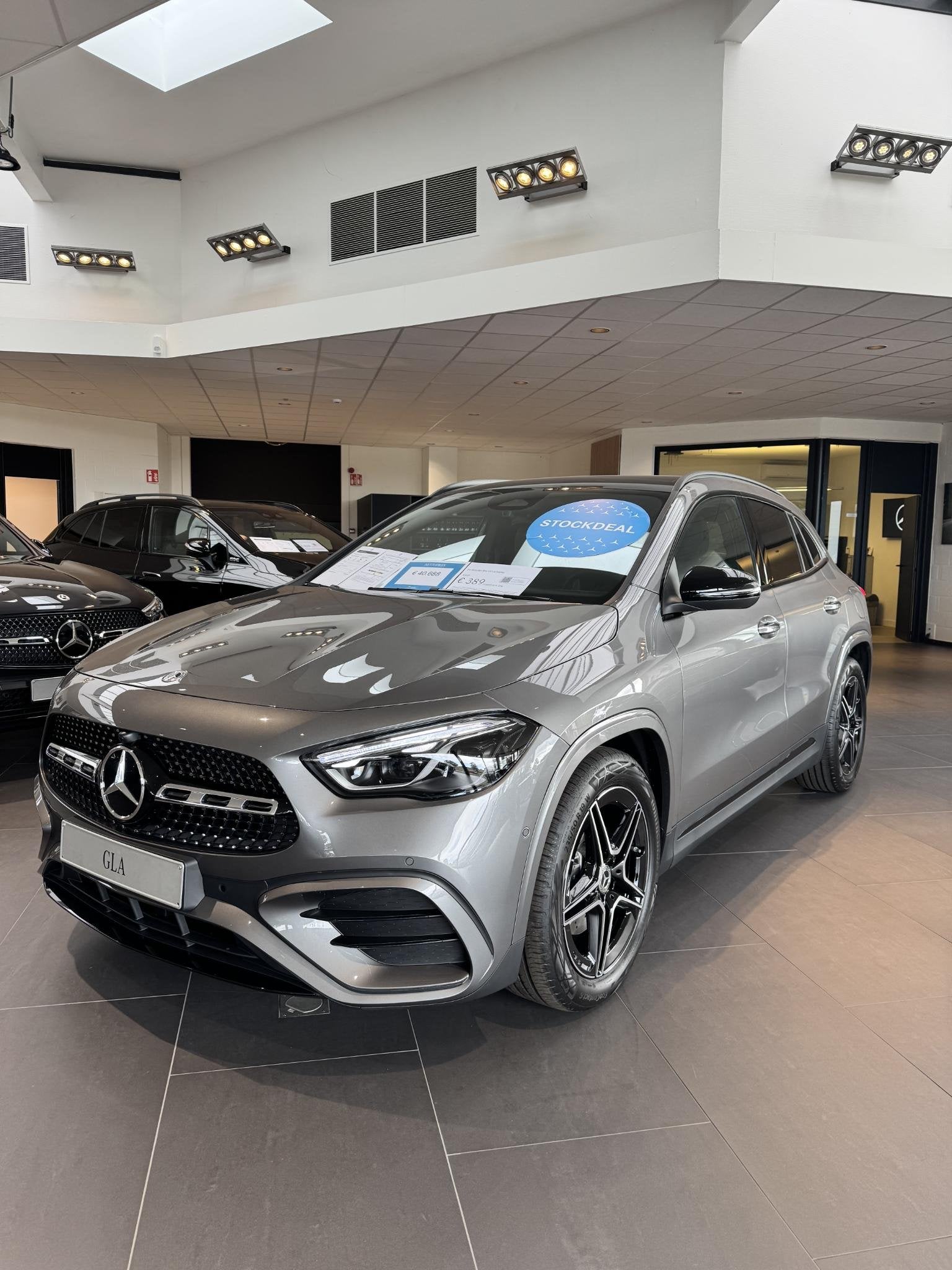 Mercedes-Benz GLA GLA 180 Star Edition DOS 8531, Auto's, Stof, Zwart, 4 cilinders, 136 pk