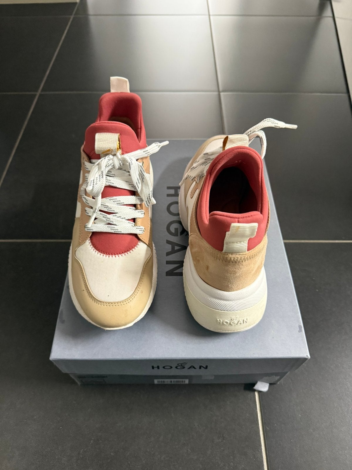 Hogan luxe sneaker maat 37, Ophalen of Verzenden, Zo goed als nieuw
