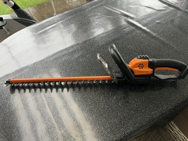 Taille haie / Cisaille à haies WORX, Jardin & Terrasse, Enlèvement, Utilisé, Batterie, WORX