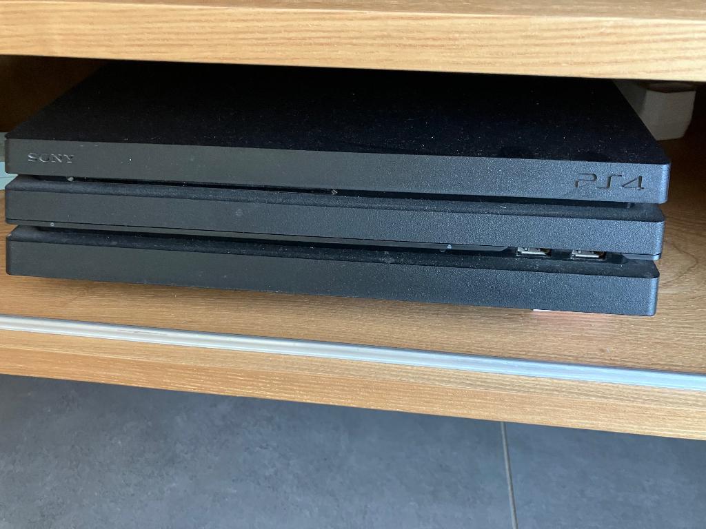 PlayStation 4 pro 1TB, Games en Spelcomputers, Spelcomputers | Sony PlayStation 4, Ophalen, Met 2 controllers, 1 TB, Pro