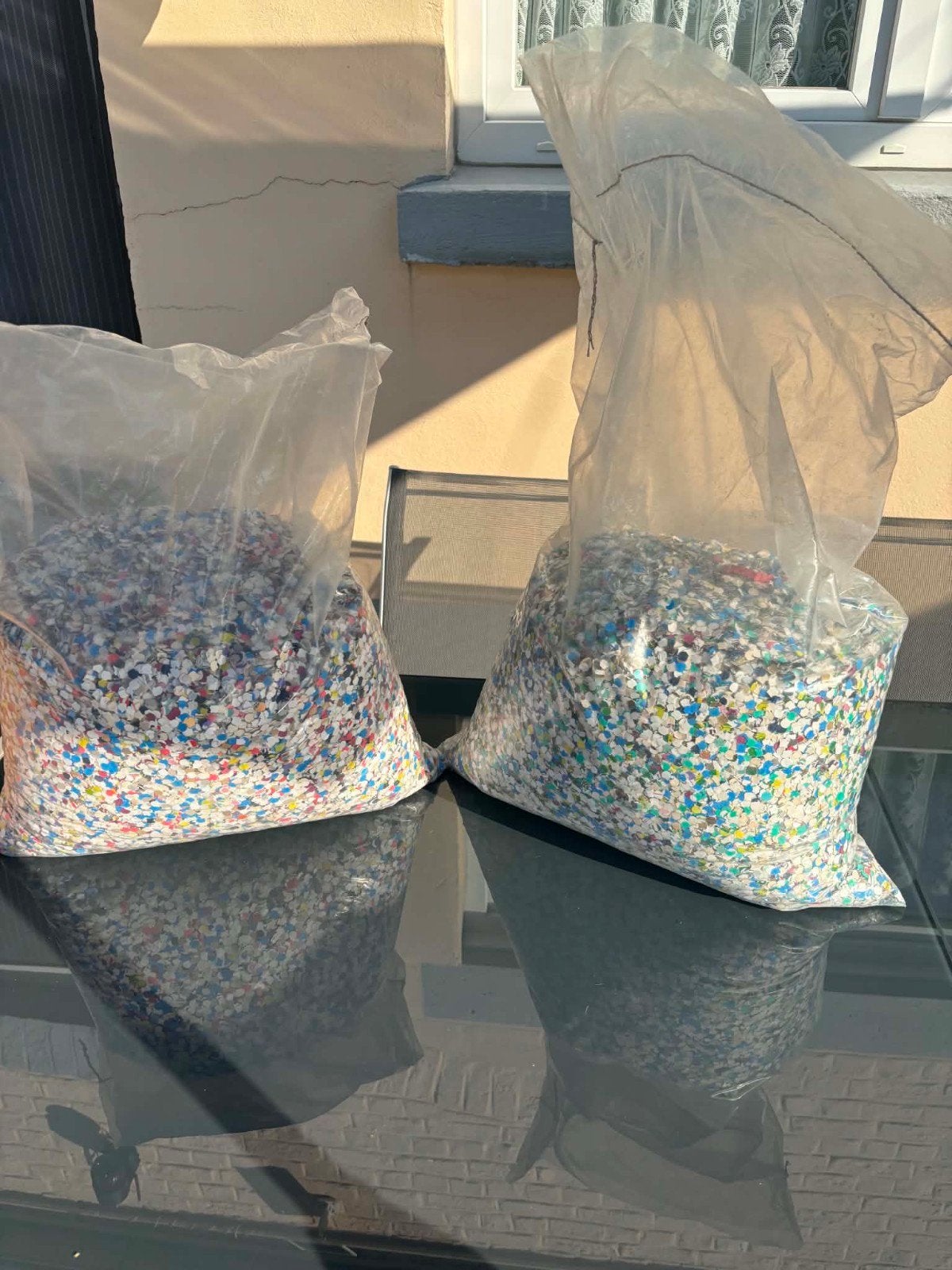Confettis, Enlèvement ou Envoi