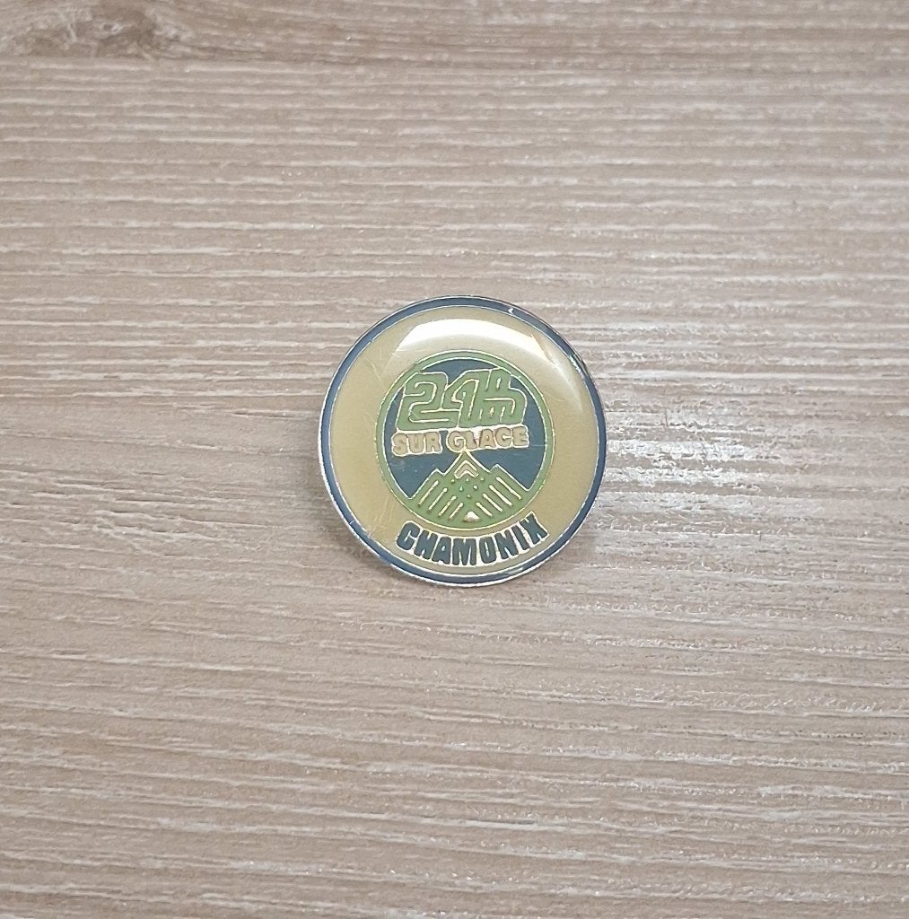 PIN - CHAMONIX - 24H SUR GLACE, Envoi, Utilisé, Sport, Insigne ou Pin's