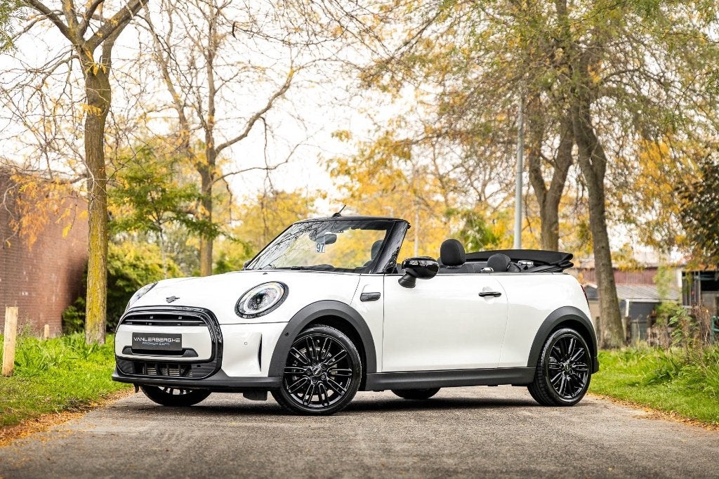 MINI Cooper Cabrio Automaat * H/K * LED * Camera *, Auto's, 1499 kW, https://public.car-pass.be/vhr/2db801fa-0663-43b5-a00a-1969ee961289
