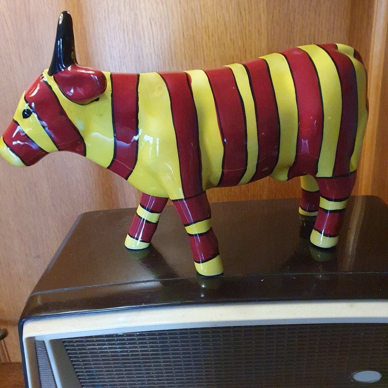 Striped cow Cary Smith j.2000, Antiek en Kunst, Kunst | Designobjecten, Ophalen of Verzenden