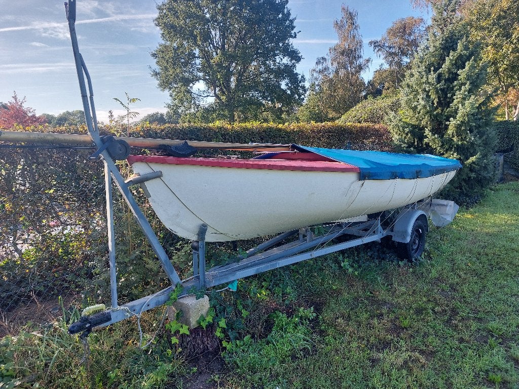 Zeilbootje met wegtrailer, Watersport en Boten, Ophalen, 5 m, Gebruikt, Buitenboordmotor