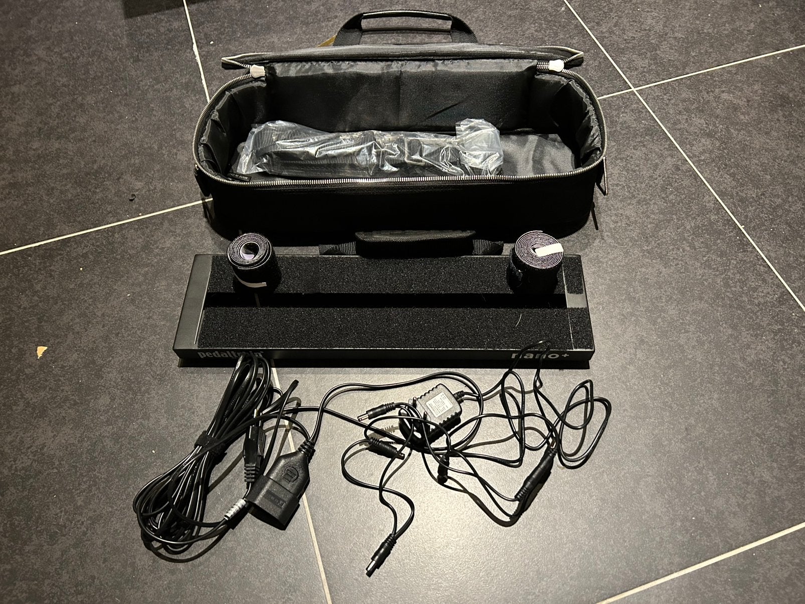 Pedaltrain nano+ met voeding, Musique & Instruments, Enlèvement, Comme neuf