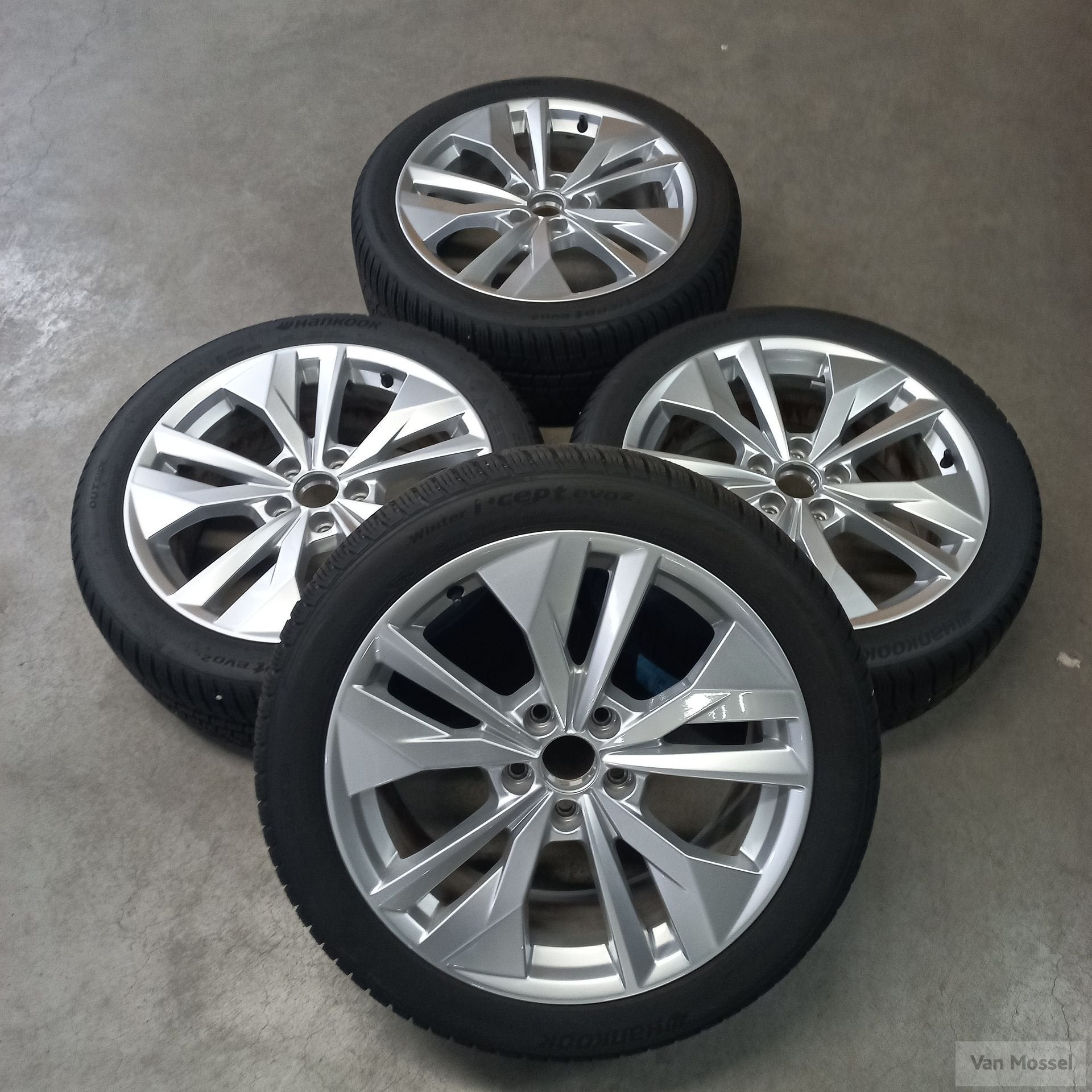 Audi A3 Hankook Winter I Cept EVO 2225/45/R18 95V, Pneus et Jantes, Pneus hiver, Véhicule de tourisme, -