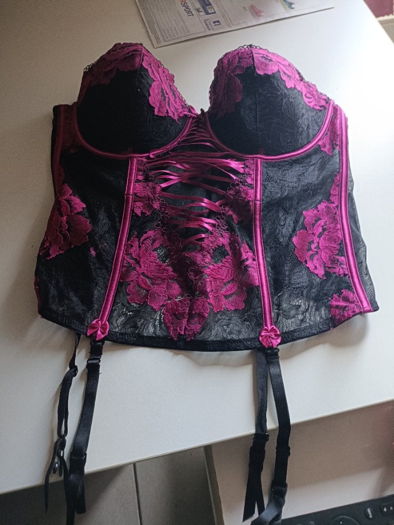 Korset T 40, Antiek en Kunst, Verzenden, Buste, Overige materialen, Vrouw