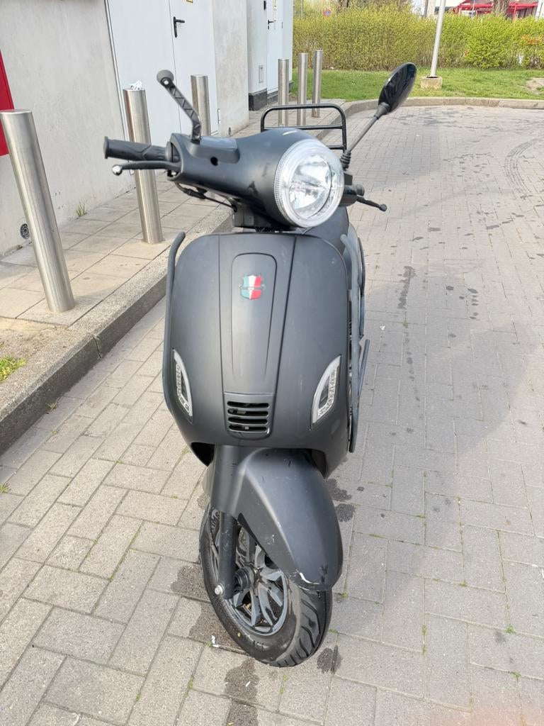GTS Toscana Dynamic 50cc — 2022 — 6742 km — Classe A, Vélos & Vélomoteurs, Vélomoteurs & Scooters bridés, Comme neuf, Autres marques