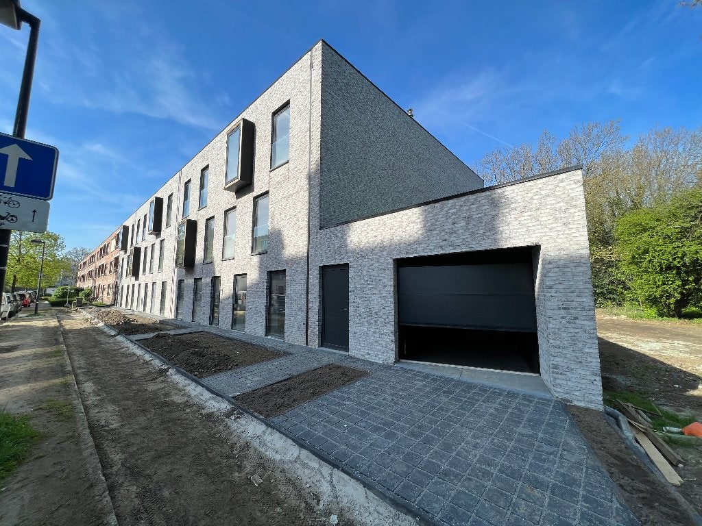 Gelijkvloers appartement met tuin en parkeerplaats, Immo, 50 m² of meer, Antwerpen (stad)