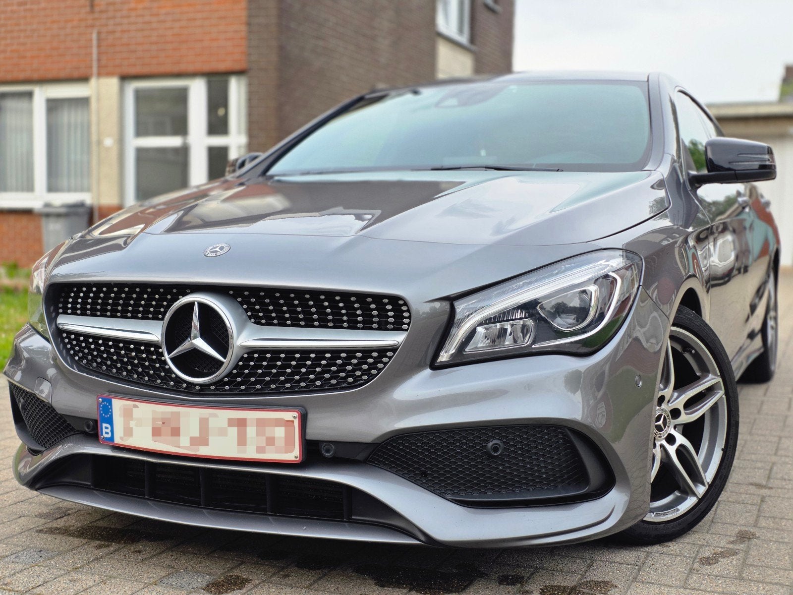 Mercedes-Benz CLA 180 essence. *PAQUET AMG*
2018
électrique, Achat, Euro 6, Alcantara, Noir