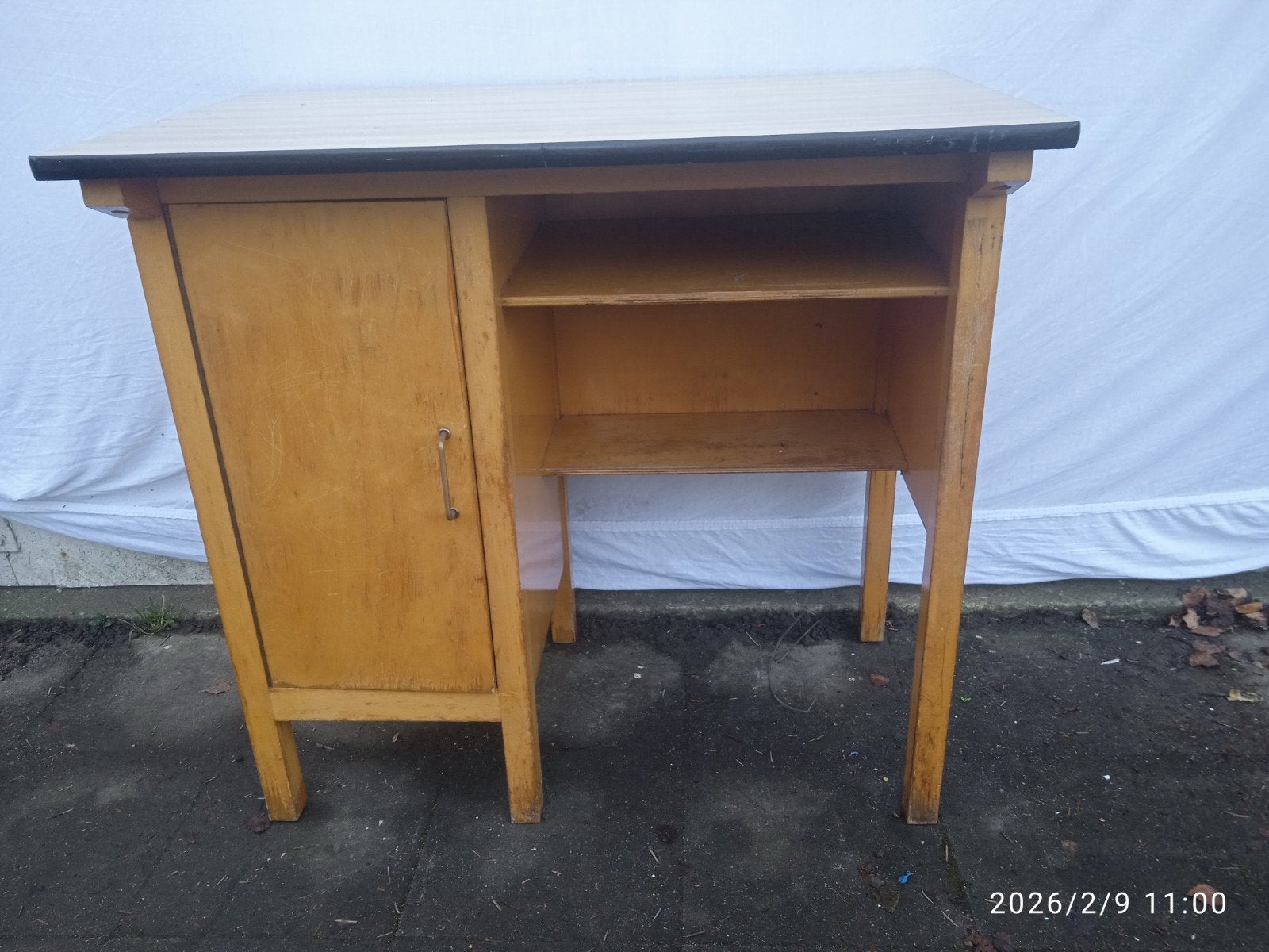 Bureau des années 1950 avec feuille de formica jaune, Maison & Meubles, Antique, Enlèvement, Gispen, Jaune