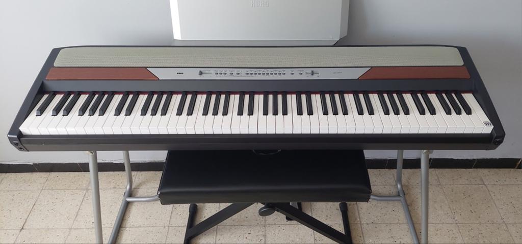 Stage digitale piano Korg (moet dringend weg!), Muziek en Instrumenten, Ophalen, Zo goed als nieuw, Piano