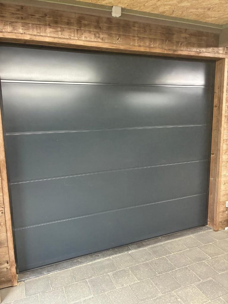 Sectionale poort Alutech incl motor, Doe-het-zelf en Bouw, Ophalen, Gebruikt, 120 cm of meer, 200 tot 215 cm