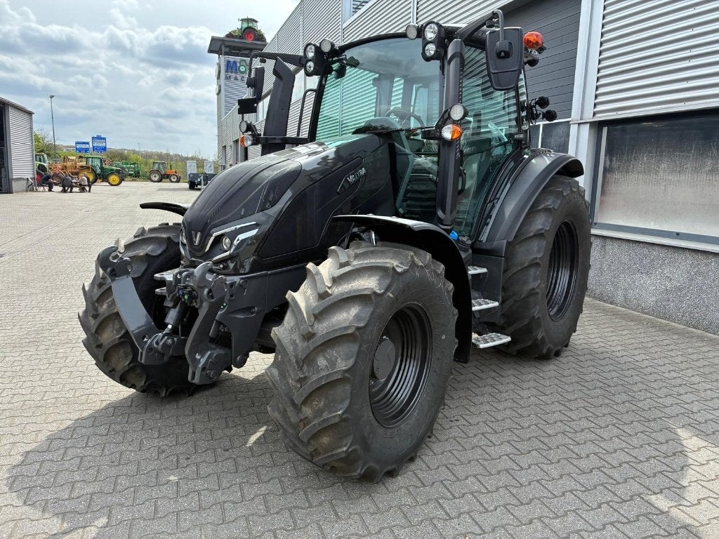 Valtra G125 Active met kruipbak, Enlèvement
