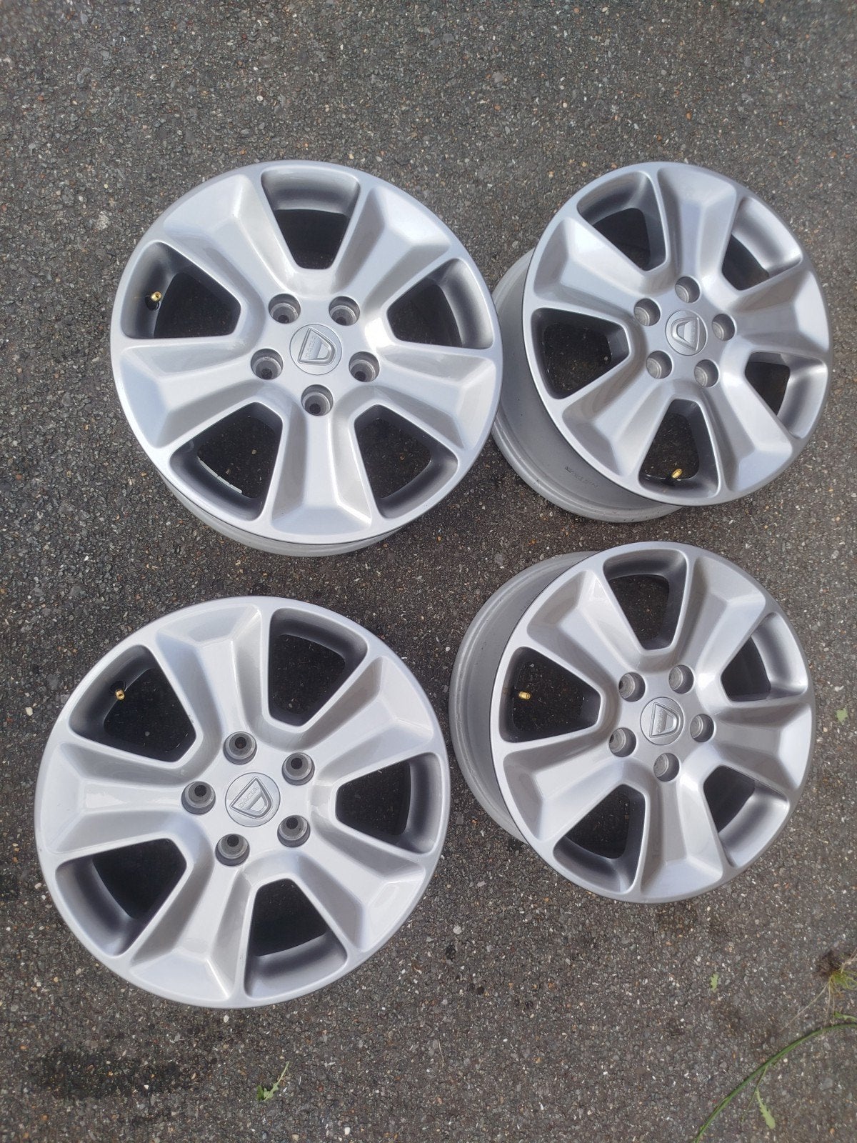 zo goed als nieuw 16" aluminium dacia duster velgen, Auto-onderdelen, Ophalen, Velg(en)