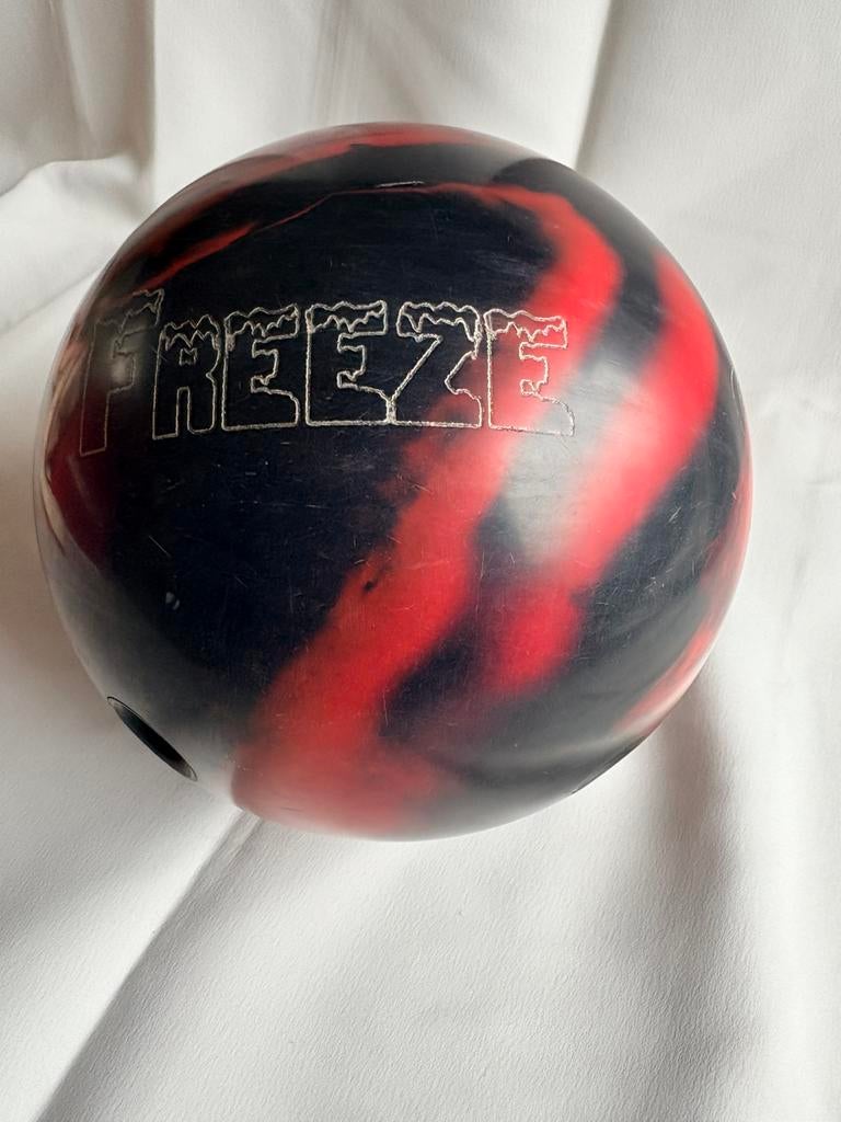 Bowlingballen met bijhorende tassen, Sport en Fitness, Bowlen, Zo goed als nieuw, Bal, Ophalen