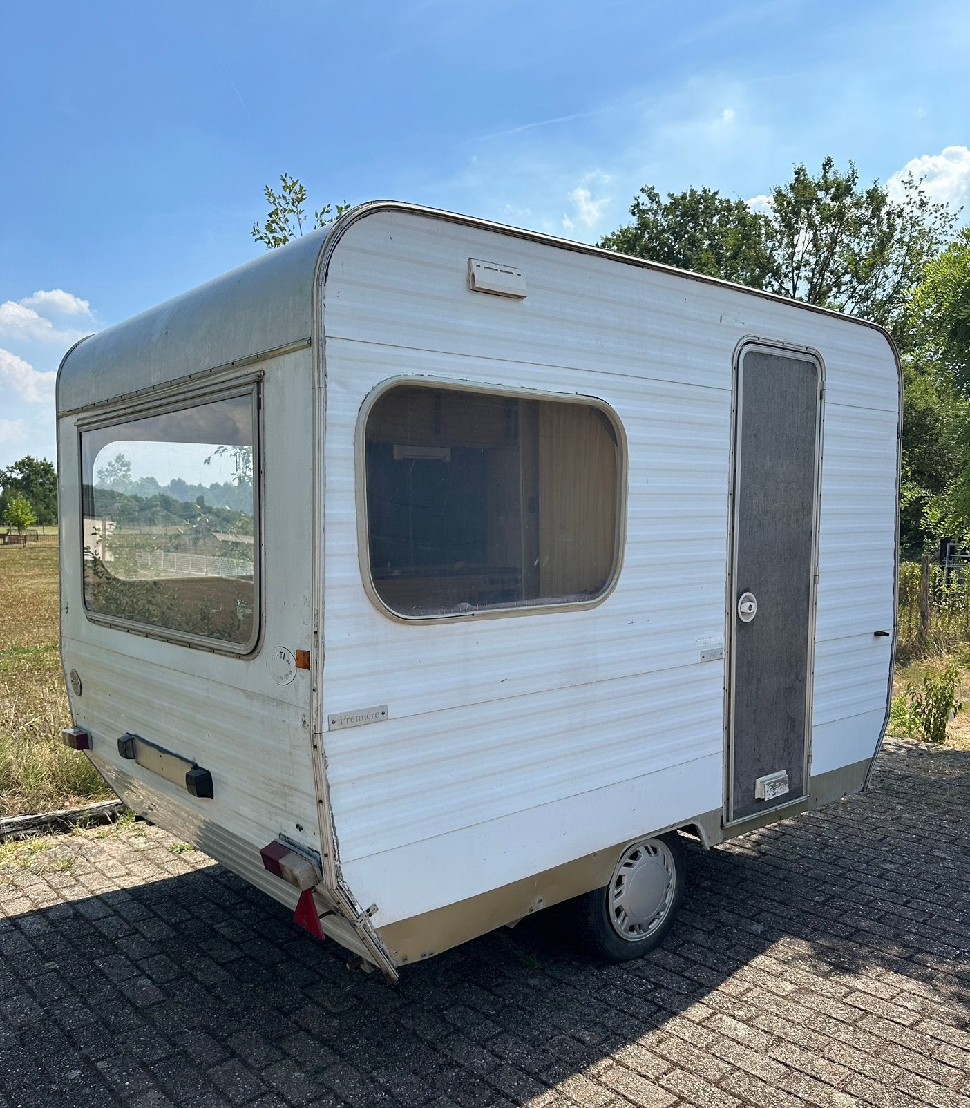 Kleine leuke caravan als project met werk, Caravans en Kamperen, Caravans, Particulier