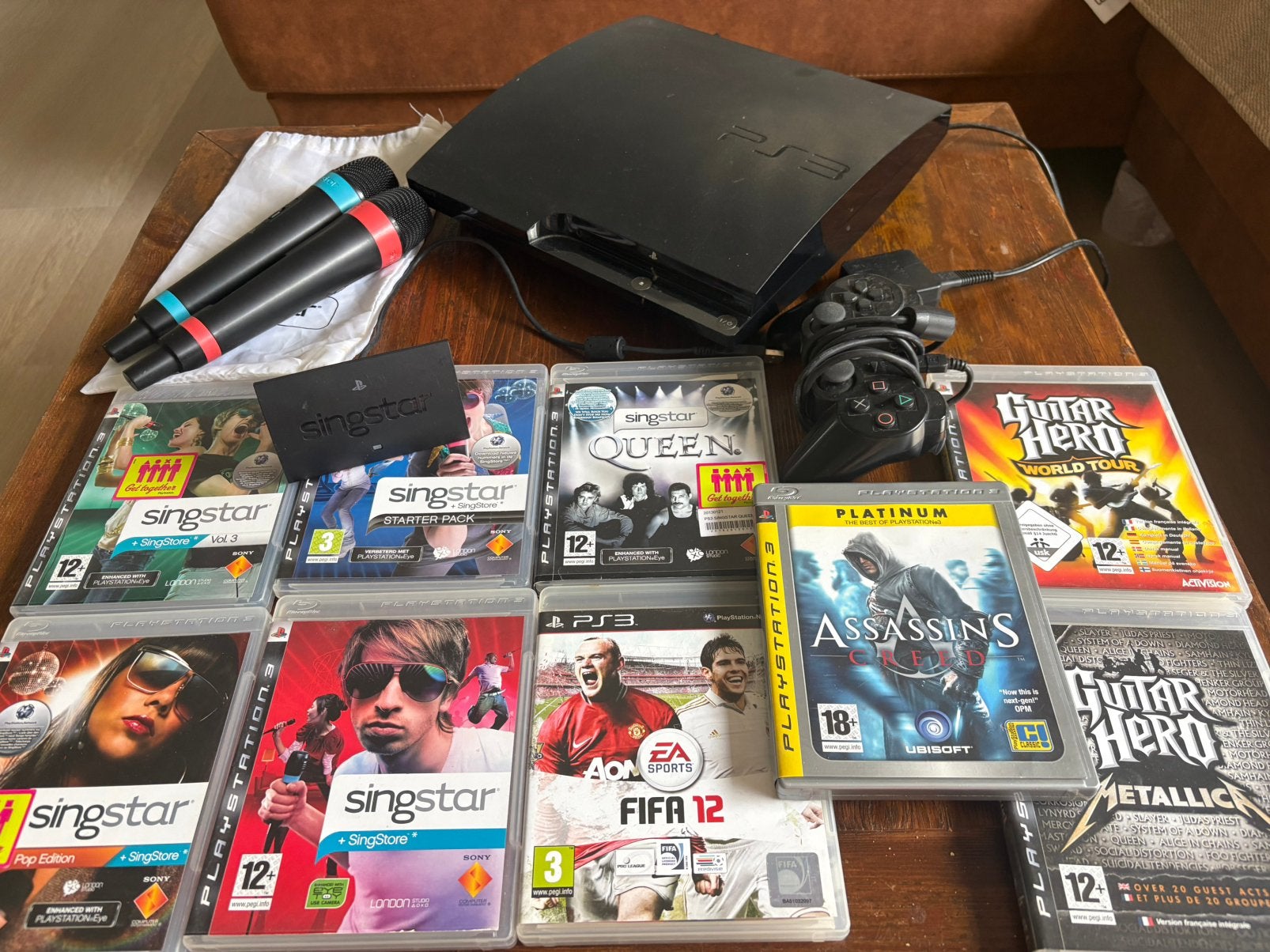 Playstation 3 met 9 spelletjes, controller & microfoons, Games en Spelcomputers, Ophalen, Gebruikt, Met 1 controller, Met games