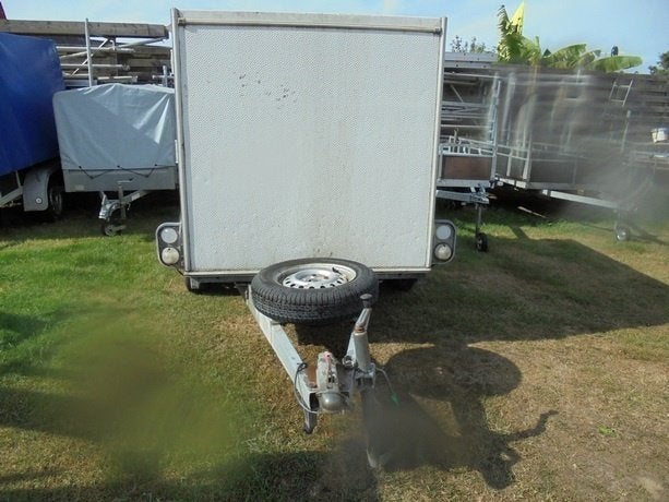 Goede waterdichte geslote aanhangwagens . Vanaf 5.25 € Zie, Ophalen, Gebruikt