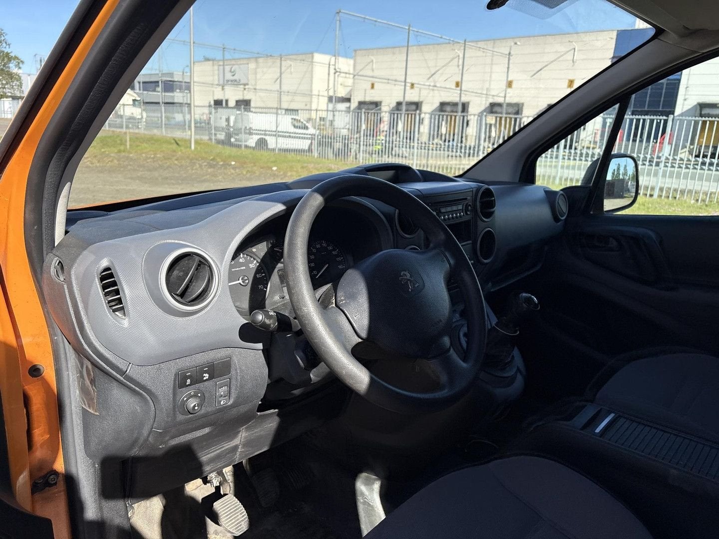 Peugeot Partner 120 1.6 BlueHDi 75 L1 XR | € 3.650,- NETTO!, Auto's, Bestelwagens en Lichte vracht, ABS, Overige kleuren, Bedrijf