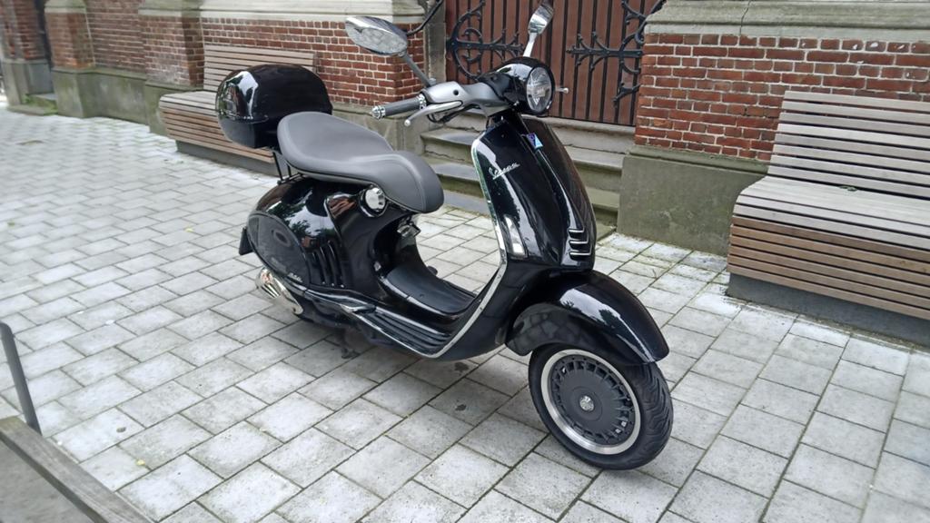 Vespa 946 Limited edition 125cc, Vélos & Vélomoteurs, Scooters | Vespa, Enlèvement