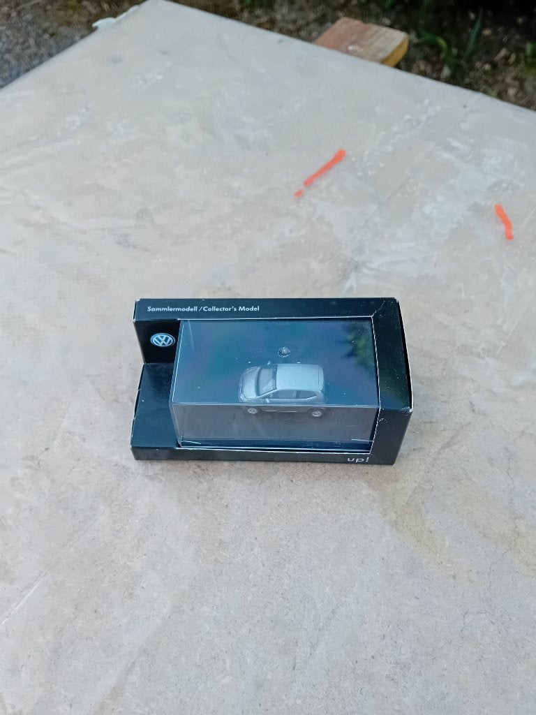 Rare miniature vw UP, Enlèvement