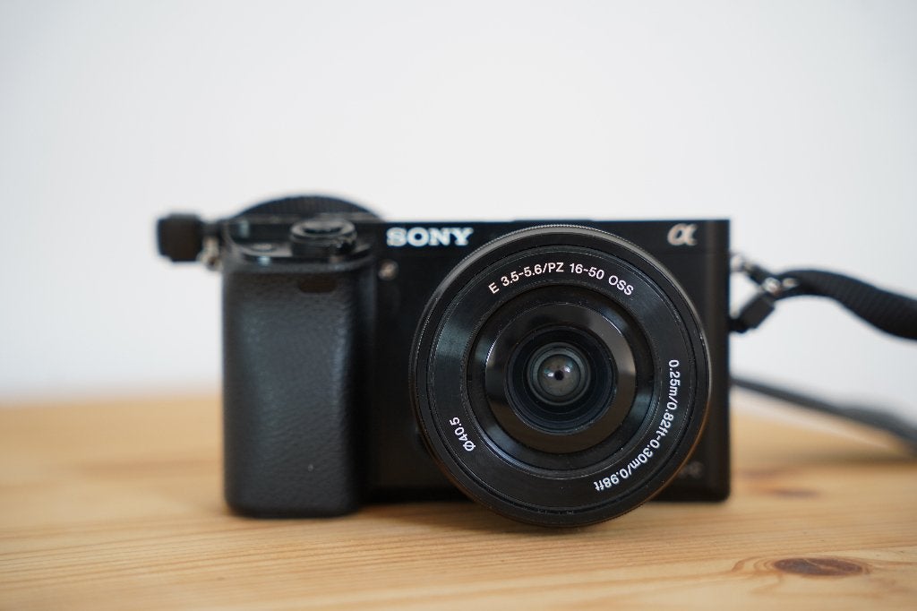 Sony A6000 Mirrorless Camera + kit lens, Uitstekende Staat, TV, Hi-fi & Vidéo, Appareils photo numériques, Utilisé, Appareil photo hybride
