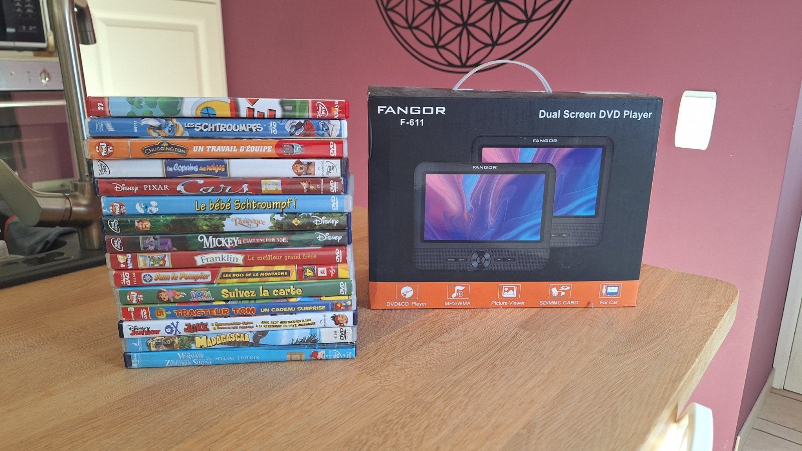 Pack Voyage / Vacances : Lecteur DVD portable double écran, Enlèvement, Utilisé